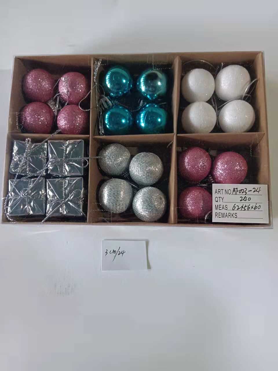 Σετ Χριστουγεννιάτικα στολίδια - 3cm - 24pcs - 023247