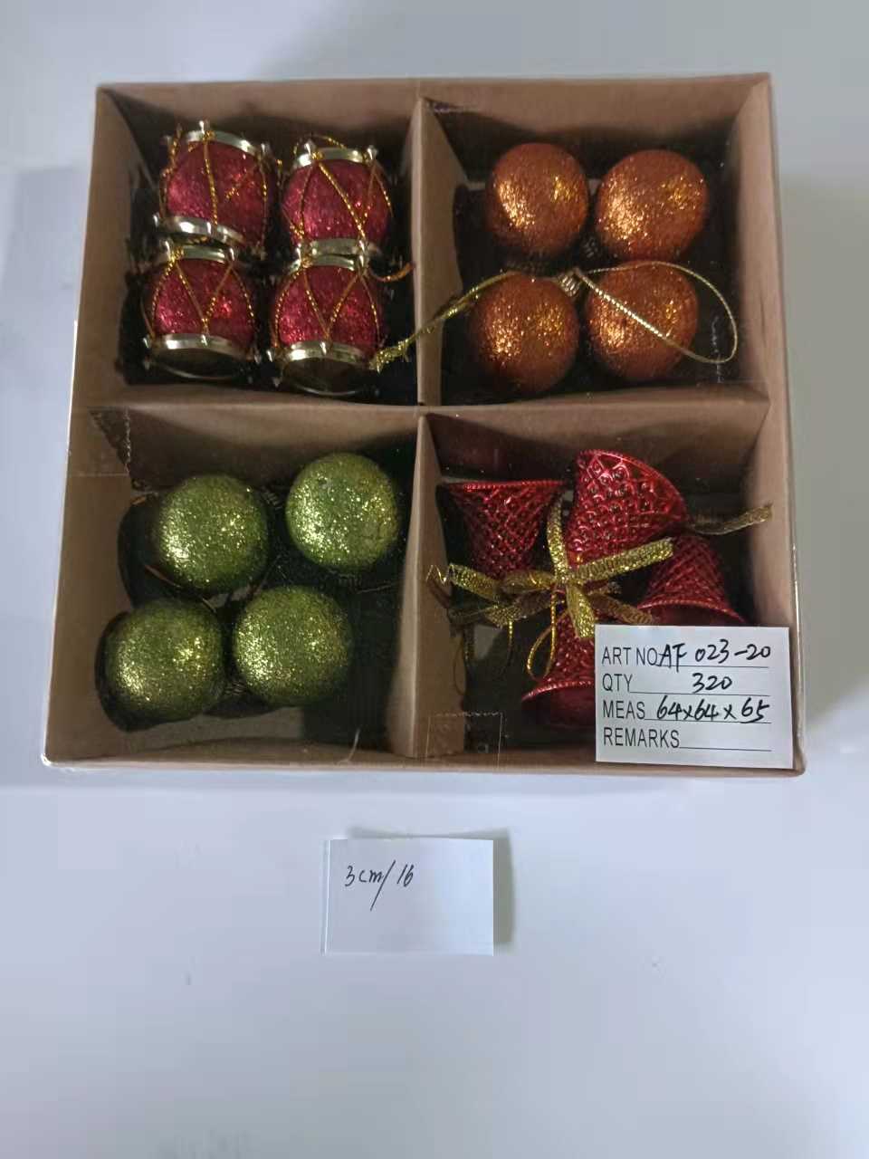 Σετ Χριστουγεννιάτικα στολίδια - 3cm - 16pcs - 023209