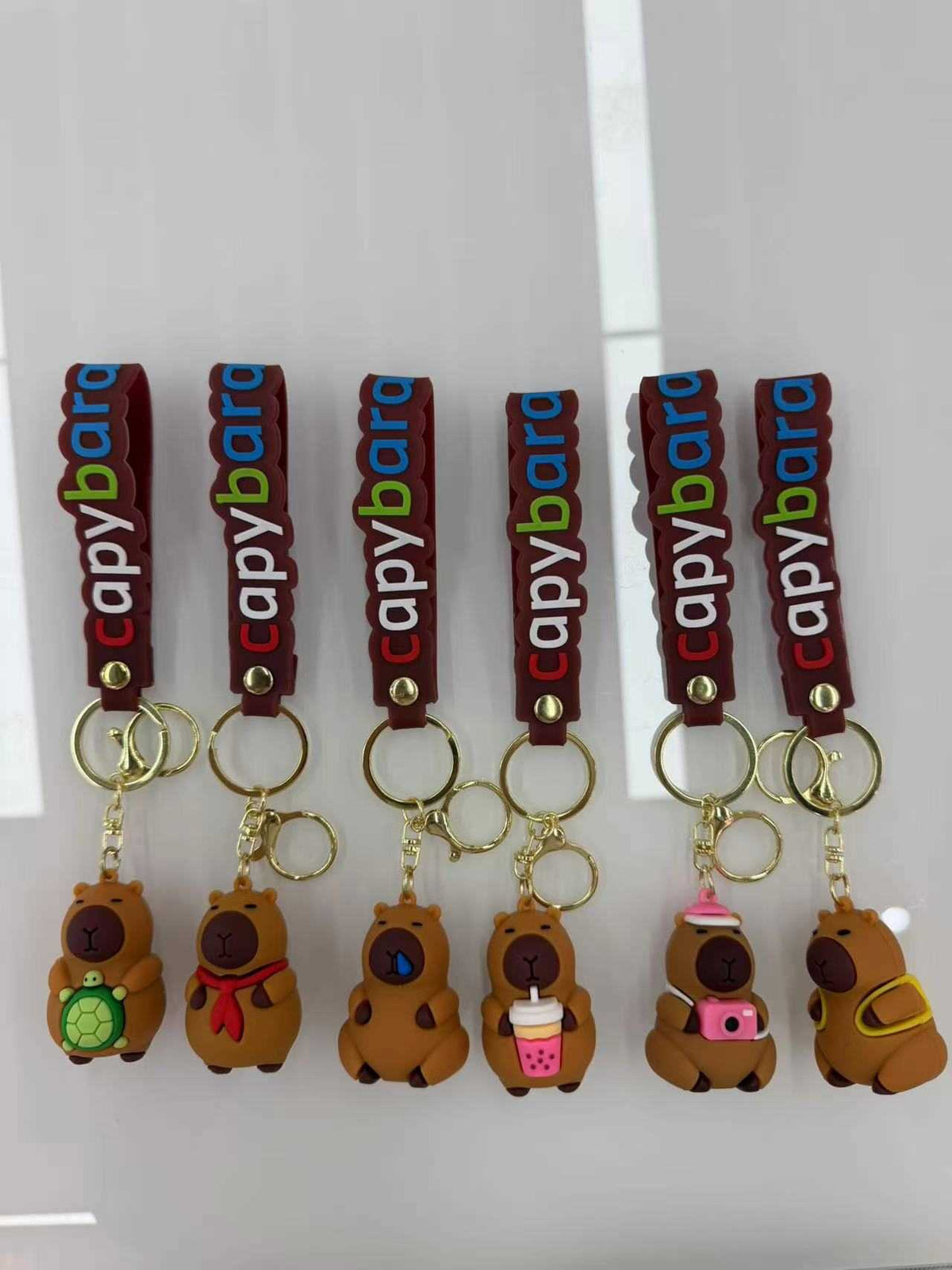 Παιδικό μπρελόκ Capybara με λουράκι - Σετ 12 τεμάχια - 294228