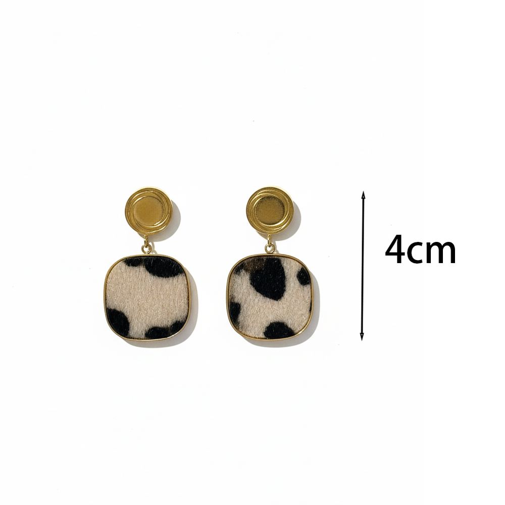 Ατσάλινα Σκουλαρίκια με Animal Print A69002