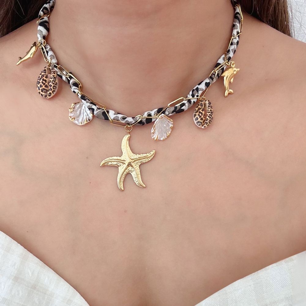 Ατσάλινο Κολιέ με Ύφασμα Leopard & Θαλασσινά Charms